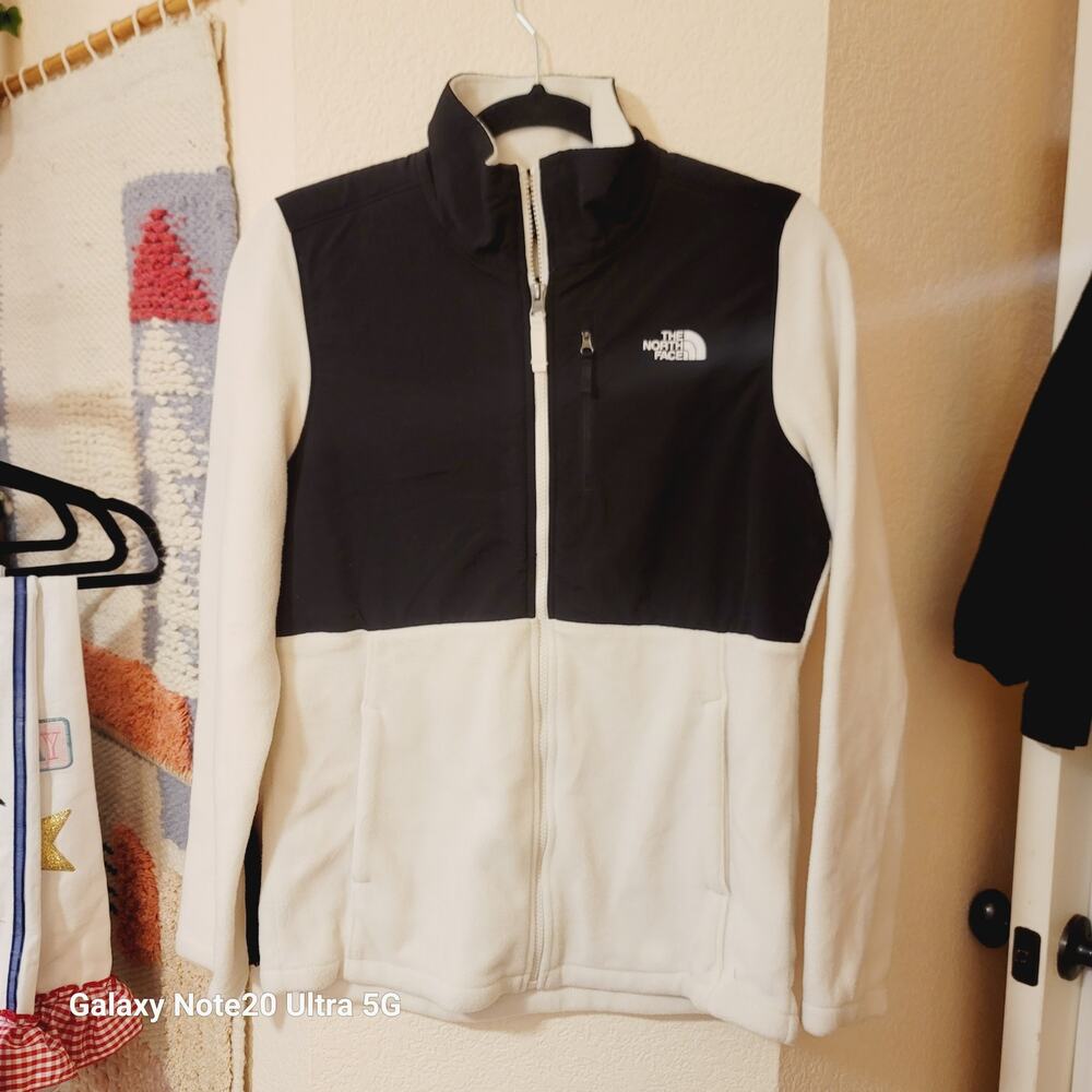 The North Face Tundra Fleece Full Zip Jacket in Gardenia White/Black, sz Medium